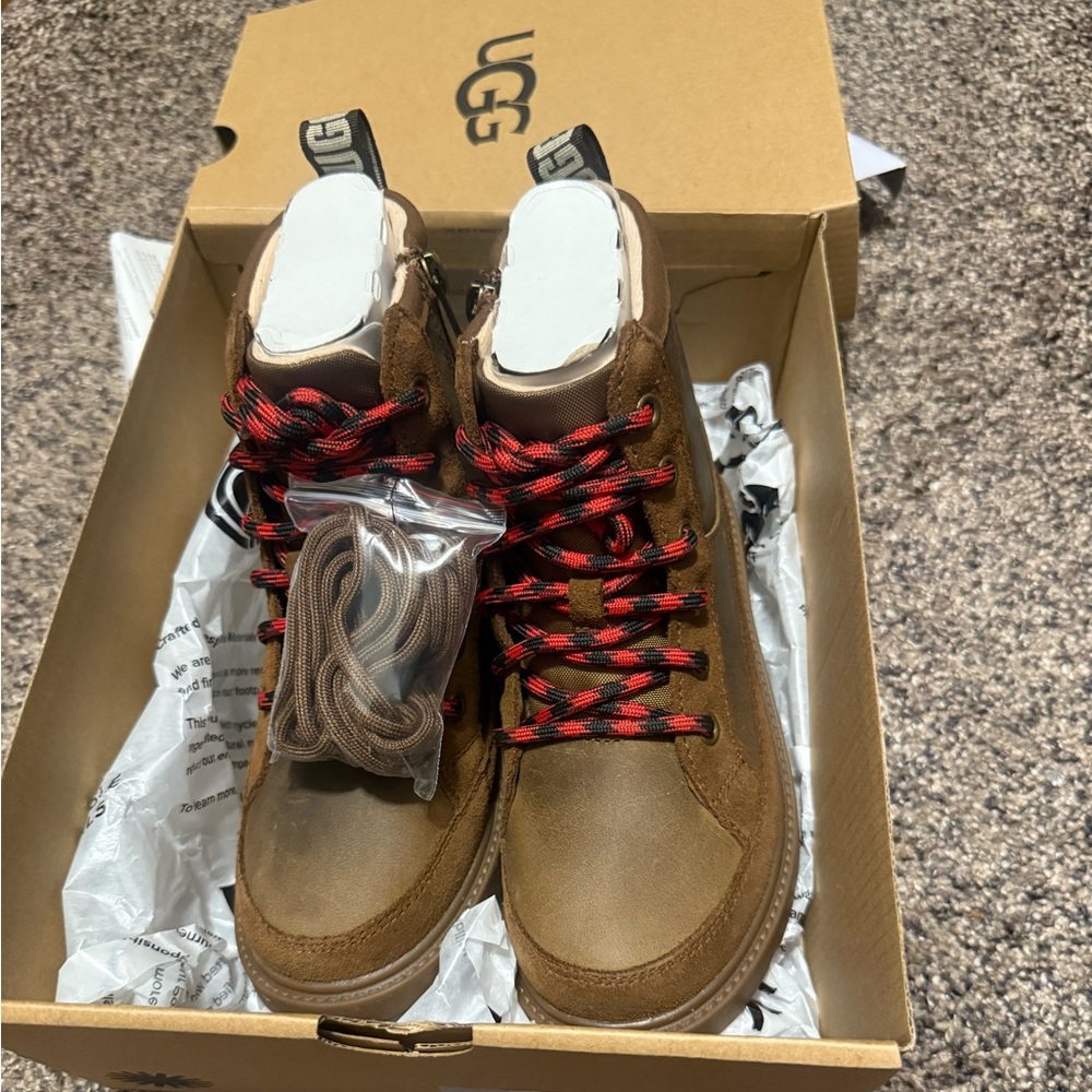 Ugg kids size 1